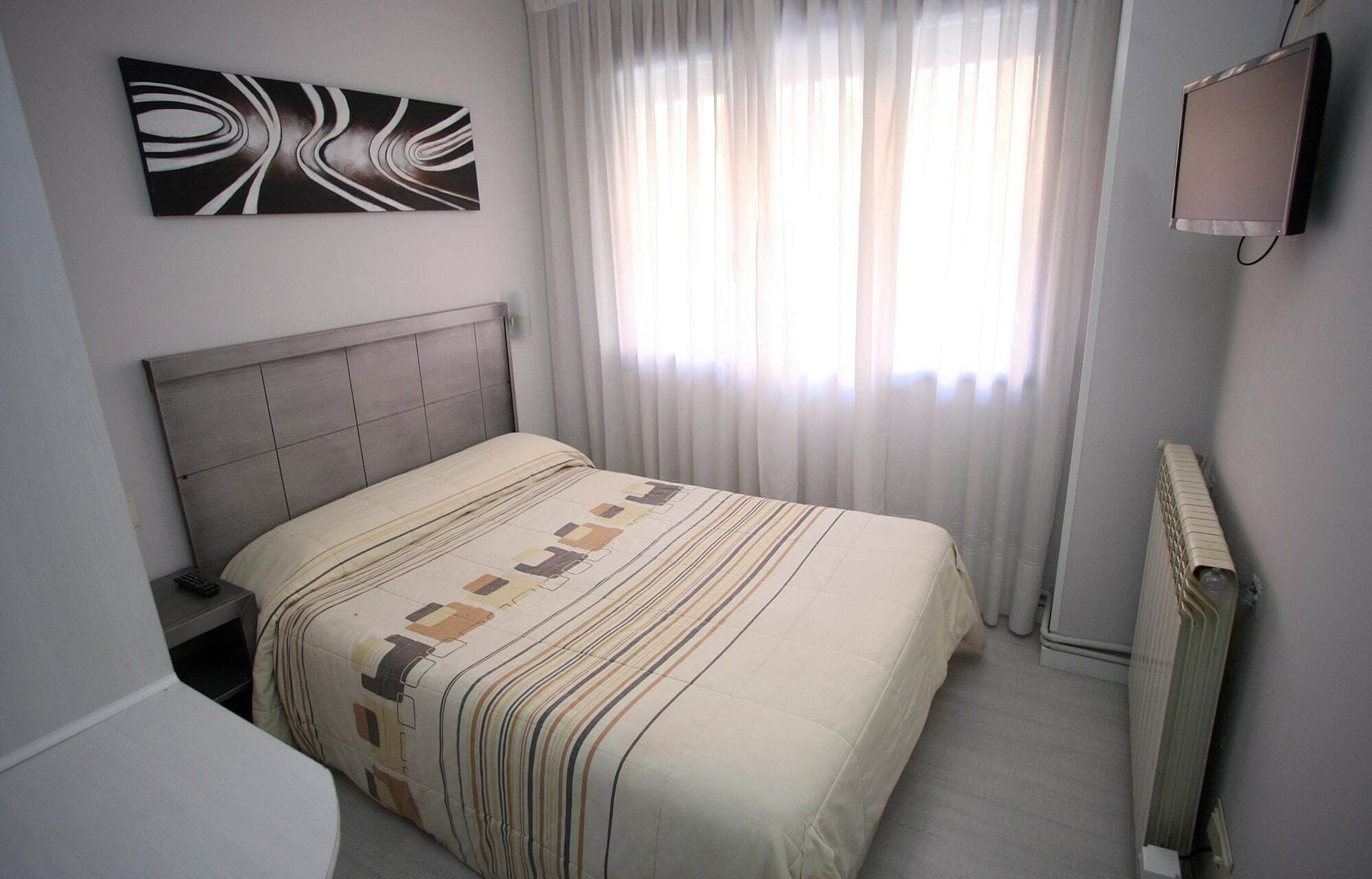 Hostal Santa Barbara Soria Exterior photo